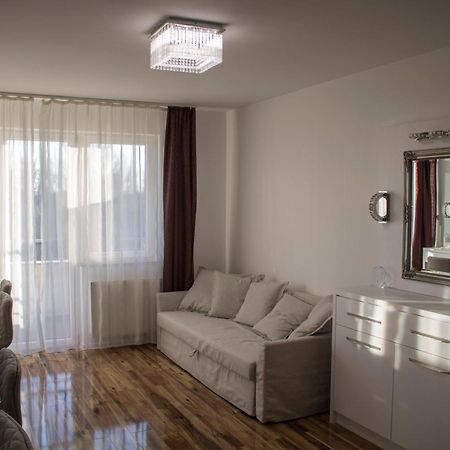 Tp Spacious Stylish Free Parking Apartment Сегед Екстериор снимка